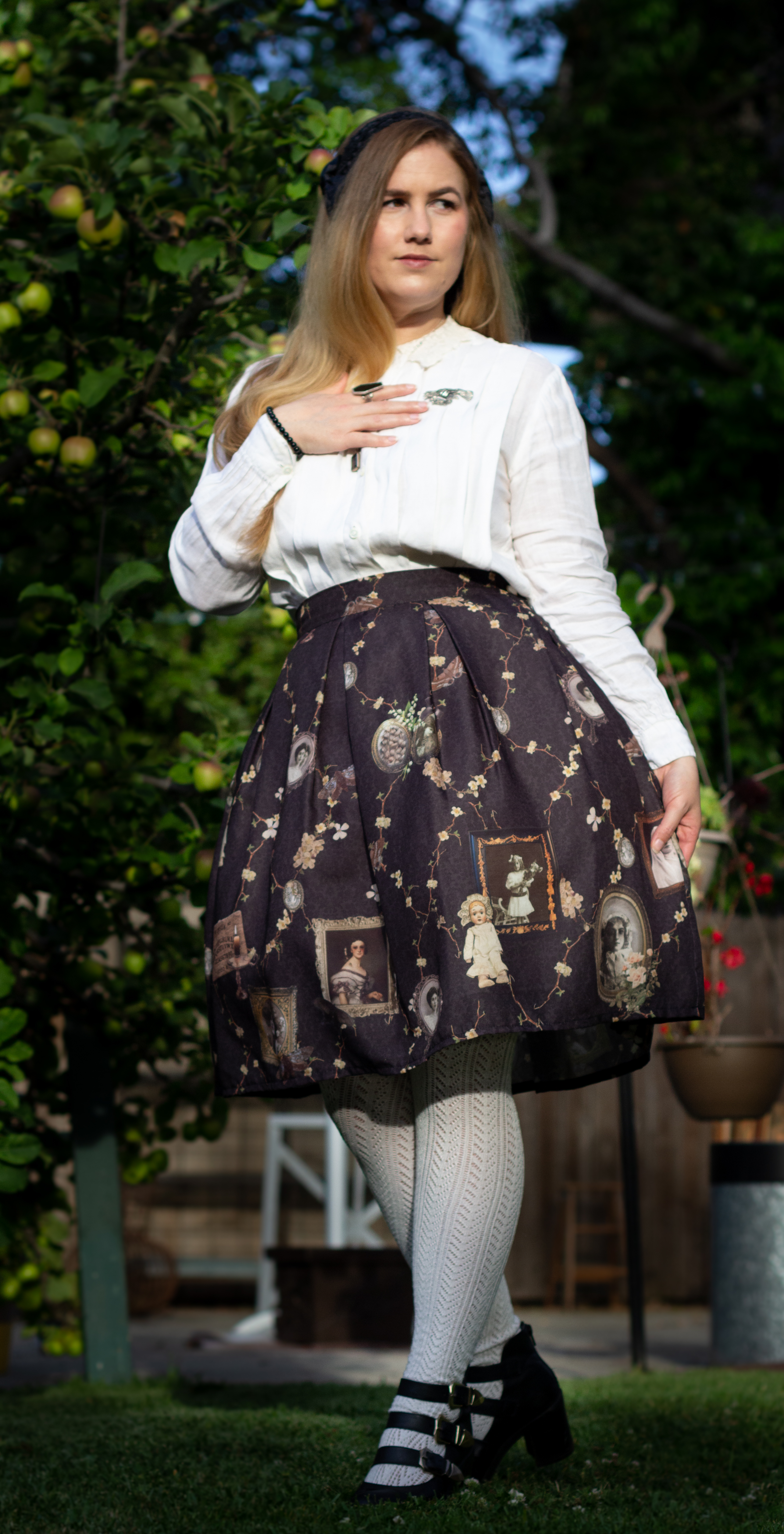 Indie Brand Review – Violet Fane's Memento Mori Skirt – Wunderwelt 