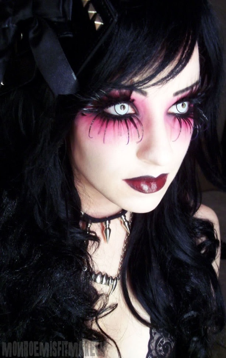 gothic-halloween-makeup