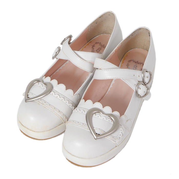 white_heart_shoes